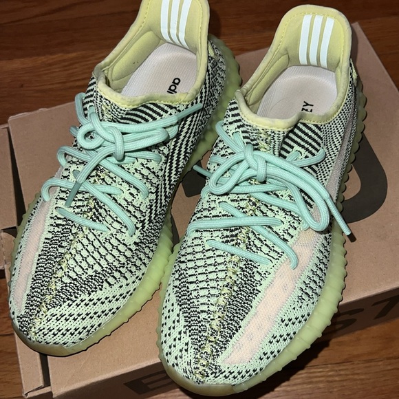 Yeezy boost 350 - Picture 2 of 5